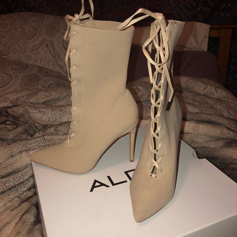 booties - Picture 2 of 8